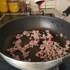 【新じゃがと豚ひき肉のうま辛炒め】レンチンで時短レシピの工程1