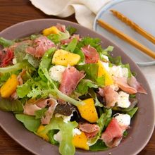 《デパ地下みたいな》柿とモッツァレラのサラダ
