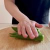 材料ふたつで副菜！《オクラとひじきのさっぱり和え》の工程1