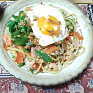 M＊Pの作ってみた!投稿(残り野菜で作る★パッタイ風焼きそば♬)