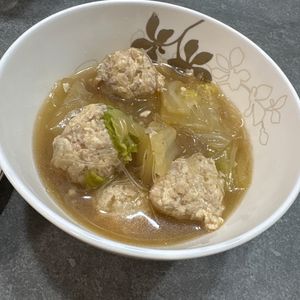 tanu🌿の作ってみた!投稿(ふわふわ鶏団子と白菜の春雨スープ)