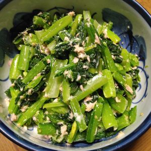 ももの作ってみた!投稿(【やみつき無限小松菜】簡単常備菜レシピ！)