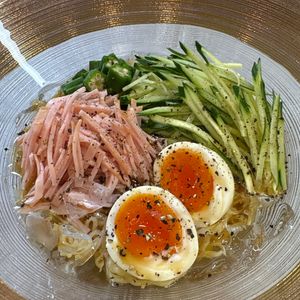 楽ラク手抜キッチン🐶🐾の作ってみた!投稿(【ハムとオクラときゅうりの冷やし醤油ラーメン】さっぱり！)