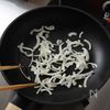 【ご飯おかわり♪豚肉の甘辛しょうが焼き!】レーズンで腸活にもの工程1
