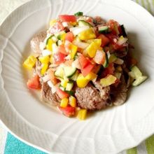 焼肉のカラフル塩レモンサルサ