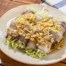 レンジで簡単！豚バラ肉のキャベツ巻き ねぎポン酢ダレ