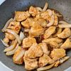しっとりやわらか【鶏むね肉と新玉ねぎの甘辛炒め】の工程5