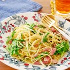＼簡単お昼ごはん／ベーコンと水菜のオイルパスタ