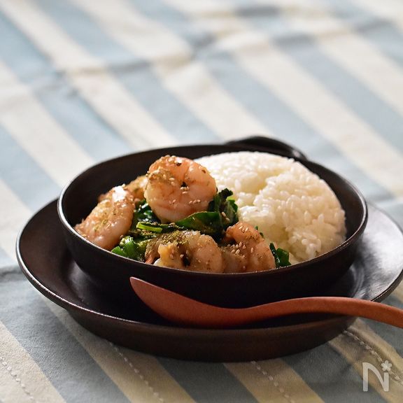 【ラクうま】海老と青菜のタイ風炒め丼