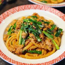 【豚ひき肉とニラの担々風焼きうどん】濃厚辛味噌が麺に絡む♡