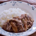 ごぼうと舞茸のビーフストロガノフ