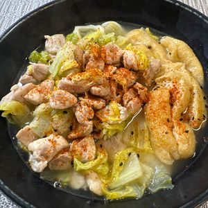 楽ラク手抜キッチン🐶🐾の作ってみた!投稿(寒い夜に温まろ🥰🍜鶏と白菜の旨だし塩ちゃんこうどん最高♡)