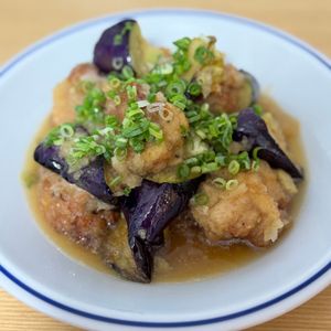 Tsuneaki Okadaの作ってみた!投稿(【鶏肉となすのおろしつゆ】じゅわっとおいしい和風おかず！)