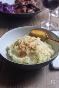 肉料理の付け合わせに【マッシュポテト】皮ごとゆでて濃いうまみ