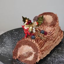 初めて作る方でも簡単に本格クリスマス
『ブッシュドノエル』
