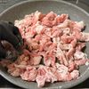 リーズナブルで大満足♬カリカリ豚こまの油淋鶏風♬の工程2