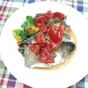 M＊Pの作ってみた!投稿(揚げずに簡単！カリッとふわふわ【カレイの唐揚げトマトポン酢】)