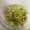 包丁不要！5分で【キャベツとさばの旨だれ和え】さば缶で簡単◎の工程2