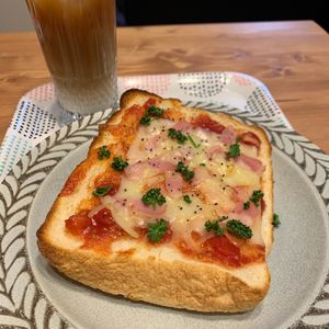 ぐ〜たら子の作ってみた!投稿(喫茶店のピザトースト)