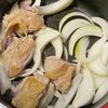 やさしい甘さ♪鶏肉とさつまいもの煮物の工程2