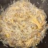 えのきとしらたきで腸活《止まらない♡麻婆炒め》の工程2
