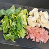 抱えて食べたい♪【かぶとベーコンのシーザー】の工程1