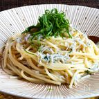 シンプルだからこそウマい【しらすと大葉の和風ペペロンチーノ】