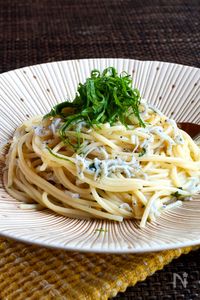 シンプルだからこそウマい【しらすと大葉の和風ペペロンチーノ】