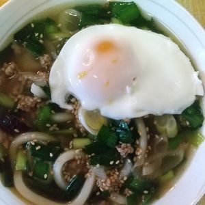チョロリスの作ってみた!投稿(具沢山でお腹いっぱい食べれる♡『韓国風チゲたまうどん』)