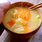 『キャベツと人参のお味噌汁』