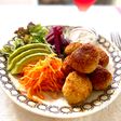 ファラフェル（ひよこ豆のコロッケ）
豆腐胡麻ソース添え