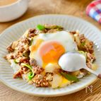 [フライパンで簡単！BBQ風そぼろ丼]とろ～り卵でやみつき！