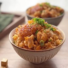 【鶏キムチの炊き込みご飯】ピリ辛コクうま！