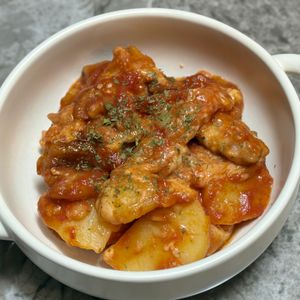 968467の作ってみた!投稿(【チキンとじゃがいものトマトチーズ煮】15分で絶品おかず!)
