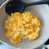 ふんわり卵が主役！白だし香るてりたま丼の工程1