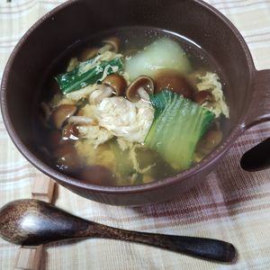 M＊Pの作ってみた!投稿(なめこと青菜の卵スープ)
