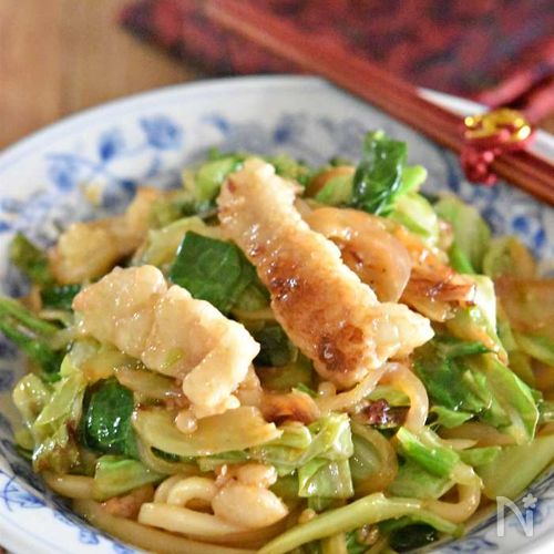 ホルモン焼きうどん