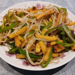 NOBの作ってみた!投稿(【ささっと炒めて完成!!】さつまいもともやしの炒め物)