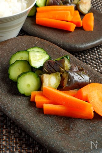 【まるでぬか漬け】ぬか床がなくても作れる!夏野菜の「簡単漬け物レシピ」3選|編集部おすすめレシピ