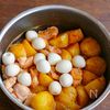 新じゃがと鶏肉とうずらの卵の甘辛醤油バター煮の工程4