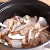 鍋で煮るだけ【体にやさしい手羽元の参鶏湯】の工程2