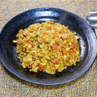 お子さんのお昼ご飯に「ポールウィンナーで作るカレー焼き飯」