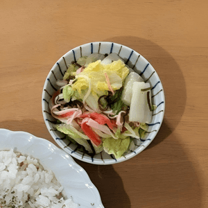 かおちゃんの作ってみた!投稿(止まらなくなる♪白菜とカニカマの塩昆布サラダ)