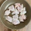 鶏むねで節約◎《揚げない酢鶏》驚くほど柔らか♡の工程1