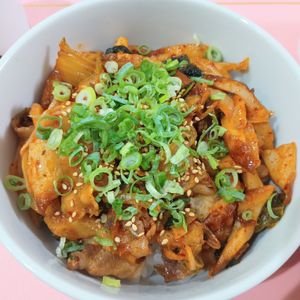 milkの作ってみた!投稿(スタミナ満点♪ガッツリ飯♪ちくわdeかさ増し♪豚キムチ丼♪)