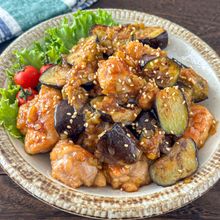 ご飯がすすむ！【もも肉となすの油淋鶏風炒め】