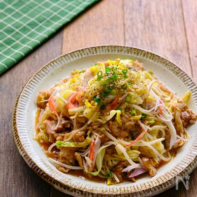 豚キャベもやしとカニカマのシャキッと炒め【節約おかず】