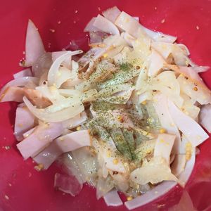 milkの作ってみた!投稿(【新玉ねぎとハムのマスタードサラダ】旬の野菜を美味しく♡)