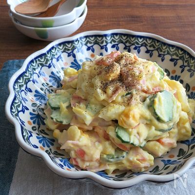 たっぷり野菜でリフレッシュ☆卵入りまろやかポテトサラダ