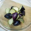 レンチン茄子の蒸し煮たしの下準備